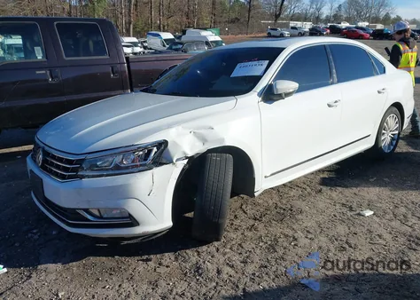 2016 Volkswagen Passat 1.8T Se z USA, uszkodzony, nr VIN 1VWBT7A34GC067160